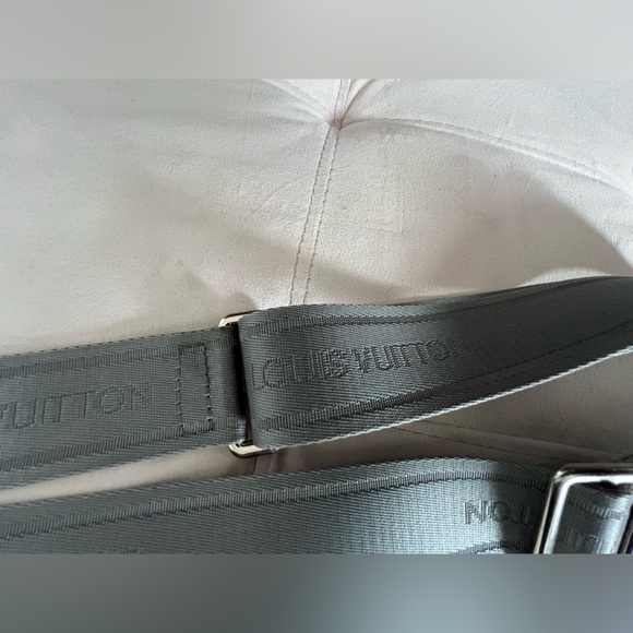 Authentic Louis Vuitton Crossbody/Shoulder Strap in Gray with Silver Hardware - Picture 2 of 10